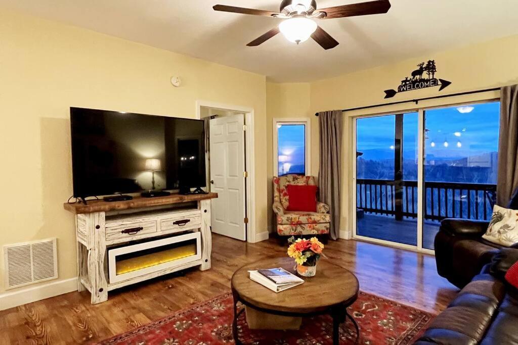 Red Rooster Family Cabin W/Hot Tub+Fire Pit+View Franklin Luaran gambar